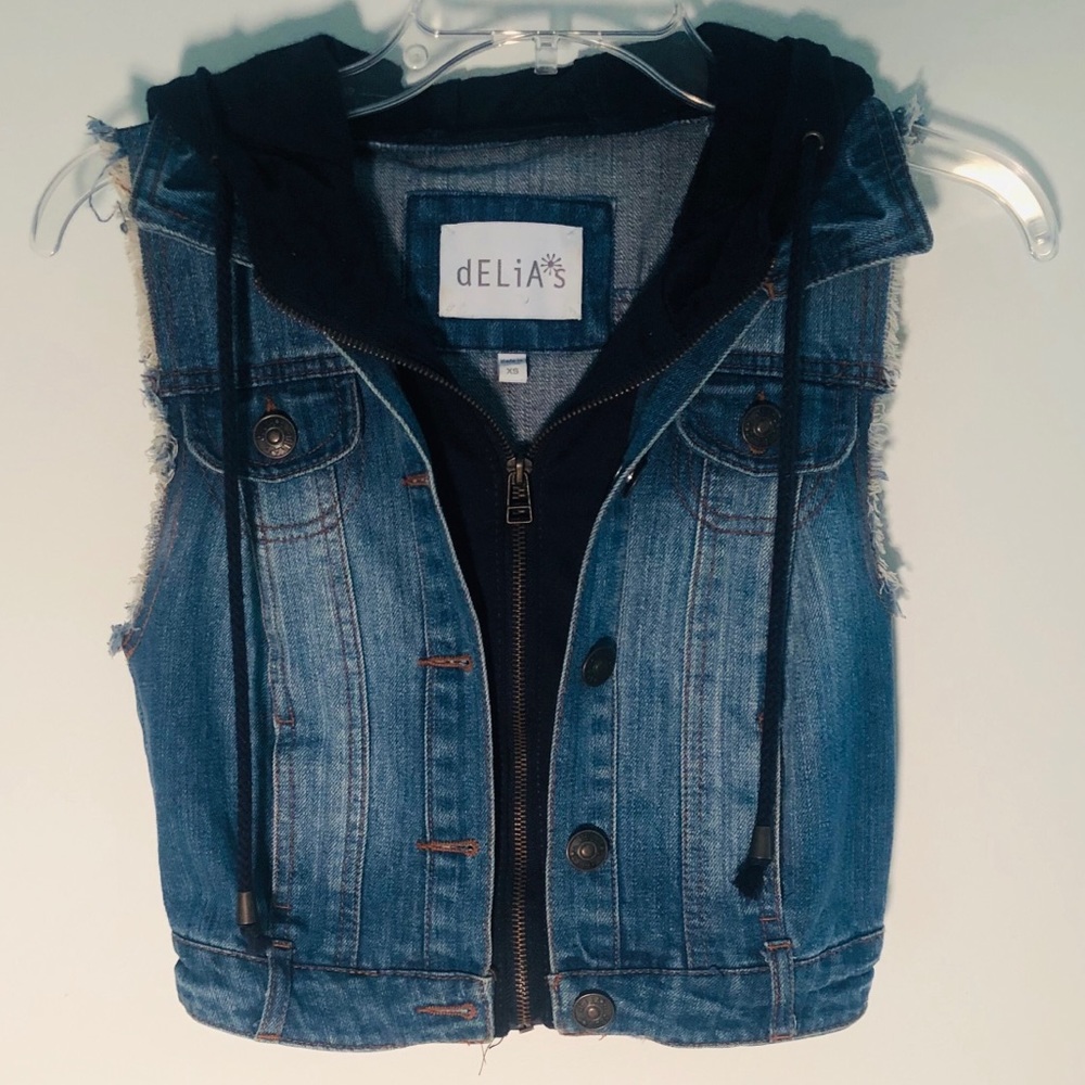 XS Delia’s Cropped Denim Vest